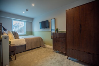 💰&pound;100 Cashback on Move in | Two Ensuites Left Main Photo