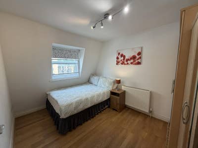 Large 1 Bedroom Flat in South Kensington SW7 Main Photo