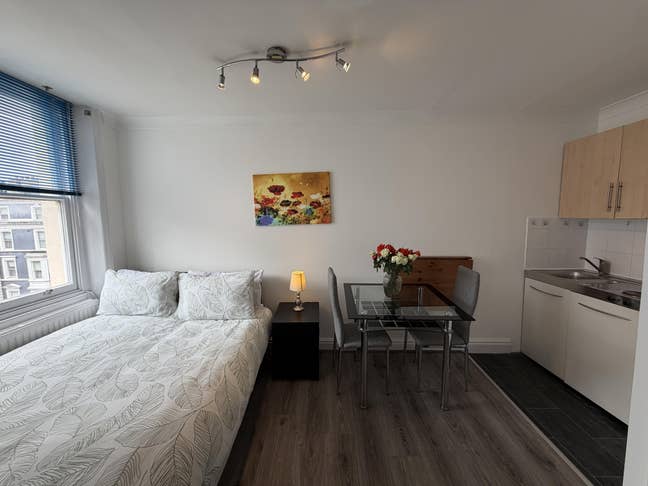 Double Studio Flat in South Kensington Main Photo