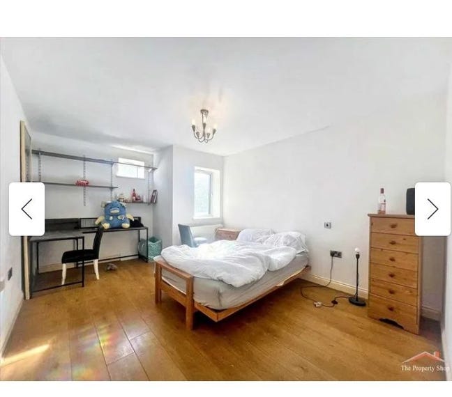 Spacious Double Room with Private En-Suite  Main Photo