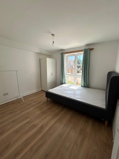 Private EnSuite Room - New Bed - Canary Wharf E14 Main Photo