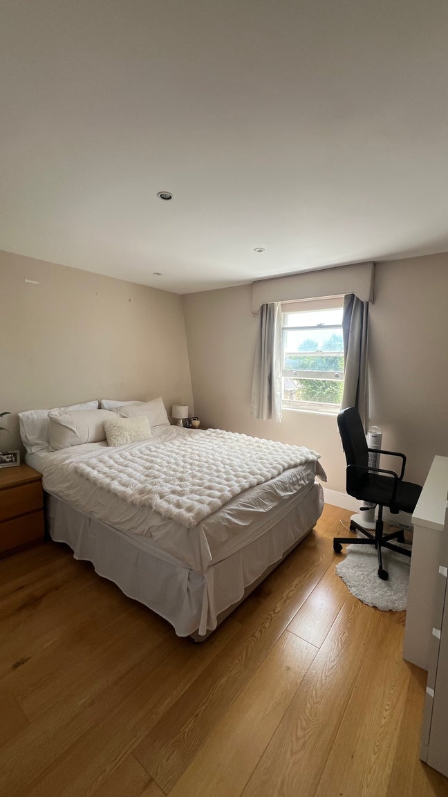 Double Bedroom in Hammersmith available in August  Main Photo