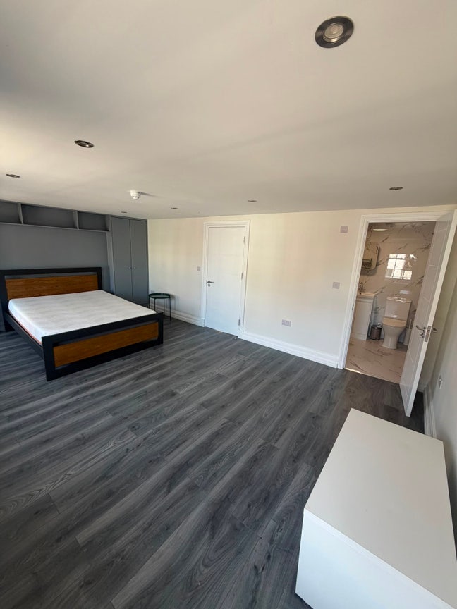 En-Suite double rooms Reading town centre  Main Photo
