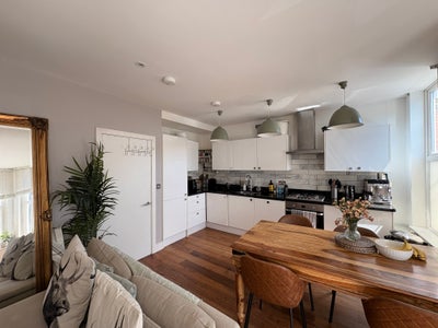 Double bedroom available to rent in Clapham Main Photo