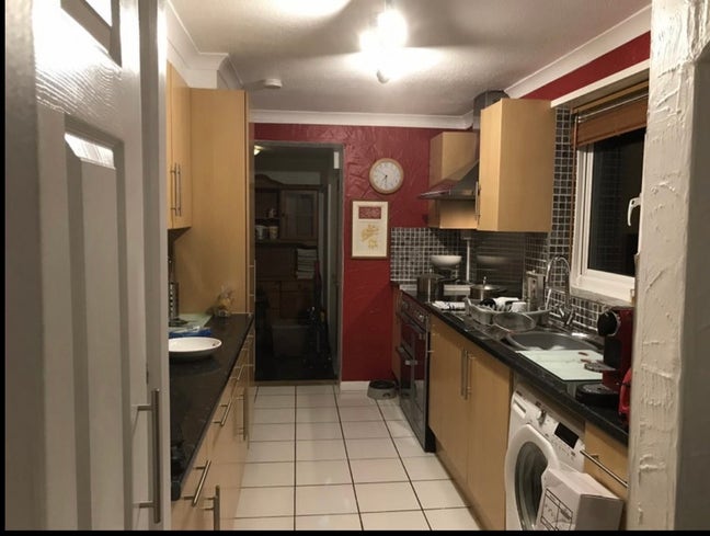 Room to rent  Main Photo