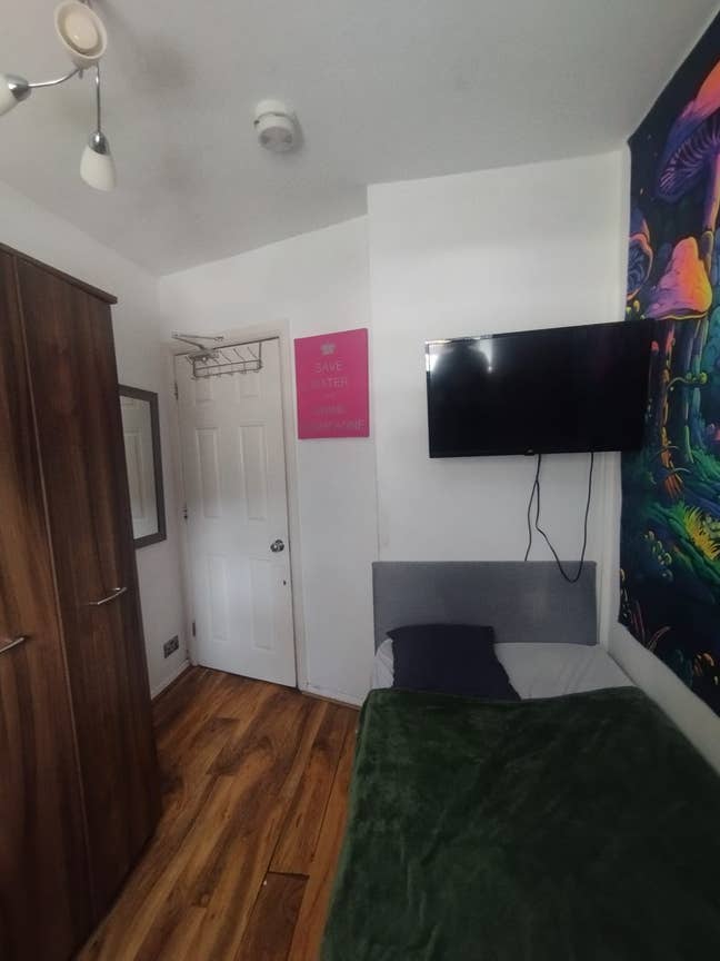 Cheap Single Room in Sw (100) Main Photo