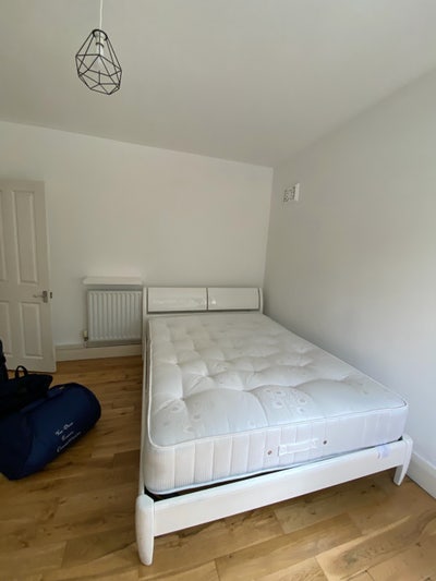 2 Bed Flat Sublet - Available Now Till 30th July Main Photo