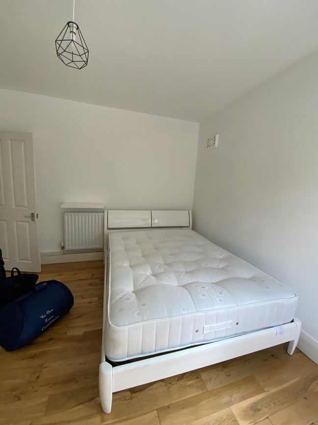 2 Bed Flat Sublet - Available Now Till 30th July Main Photo