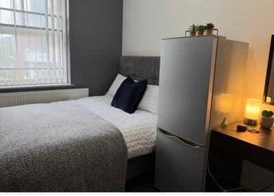 2 mins to 🚆No Deposit Option 📞View today  Main Photo