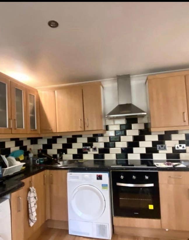 Cheap Double Room in SW (24 ) Main Photo