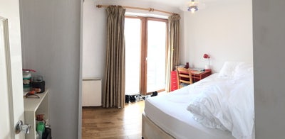 Sing room with balcony oppoiste Canary Wharf Main Photo