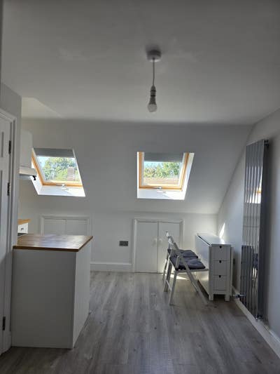 Large 2nd Floor Studio Room with Private Bathroom  Main Photo