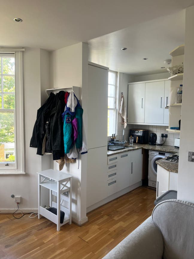 Double Ensuite Room for Short Rental Main Photo