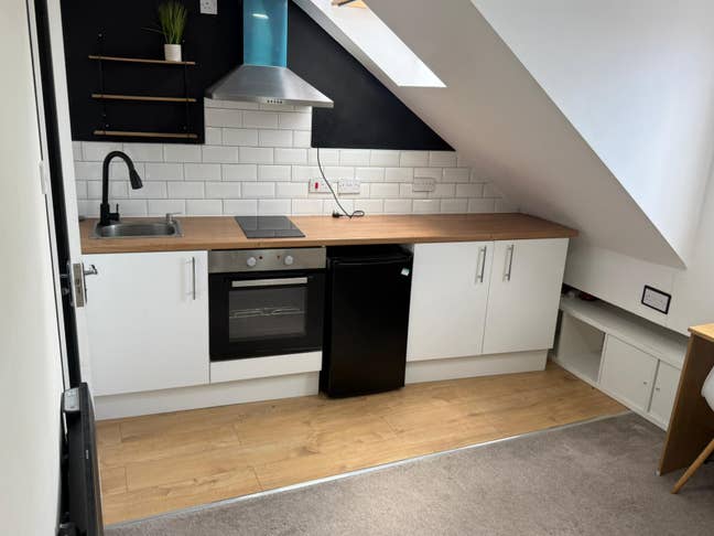 Small Studio Flats to let in Selly Oak 1st July  Main Photo