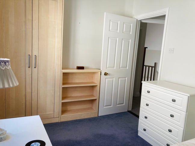 Clean room available  Main Photo