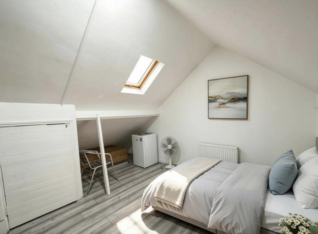 3 Excellent Rooms - Close to Amenities & Station Main Photo