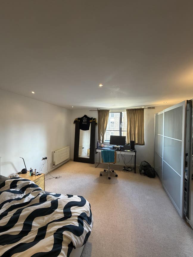 Room in shared flat in the heart of Shoreditch Main Photo