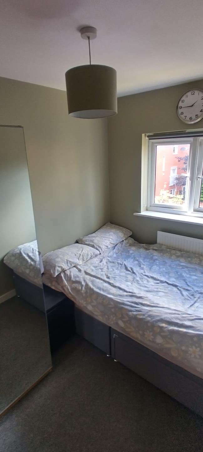 Double room in Hulme townhouse. Great location! Main Photo