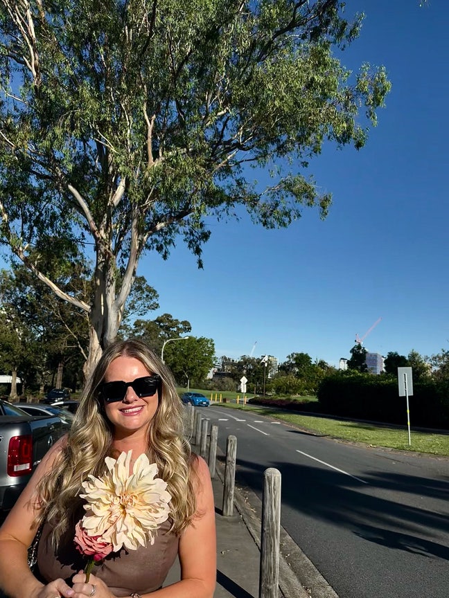 Hi!  Aussie girl here just looking for a shor... Main Photo