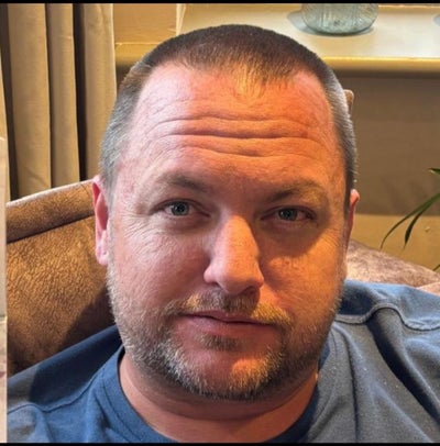 Professional Male seeks a single or double room Main Photo