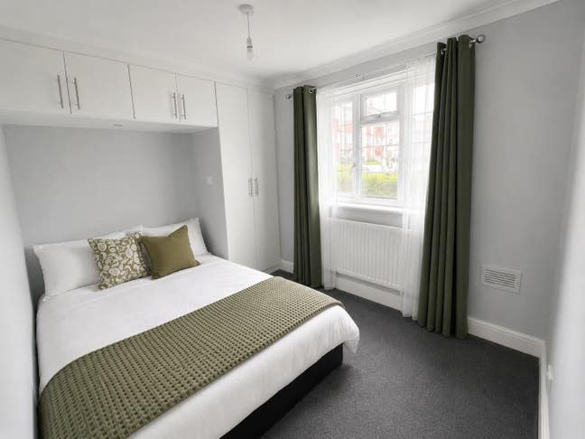 ✨Bright Double Room in Friendly Female Home✨ Main Photo