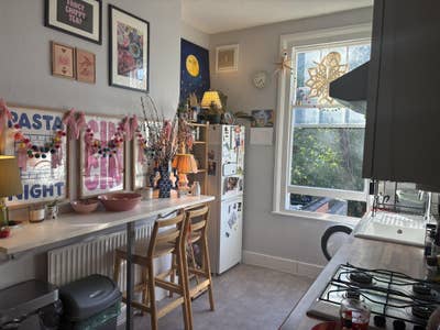 Big, bright double room in Stokey - end of August Main Photo