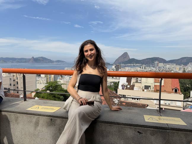Professional Female seeks a single or double room Main Photo