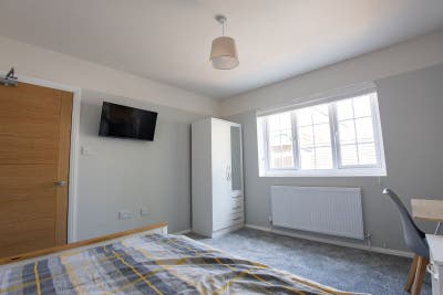 Exceptional 5 Bedroom Student Property  Main Photo