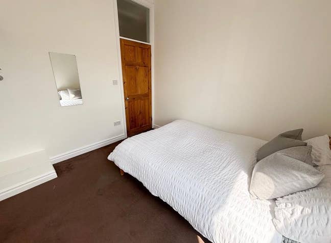 Room for rent in 3 bhk Main Photo