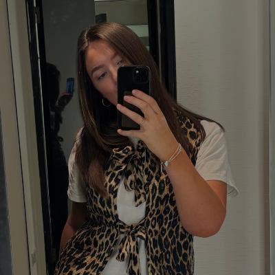 Couple looking for a house share or a buddy up! Main Photo