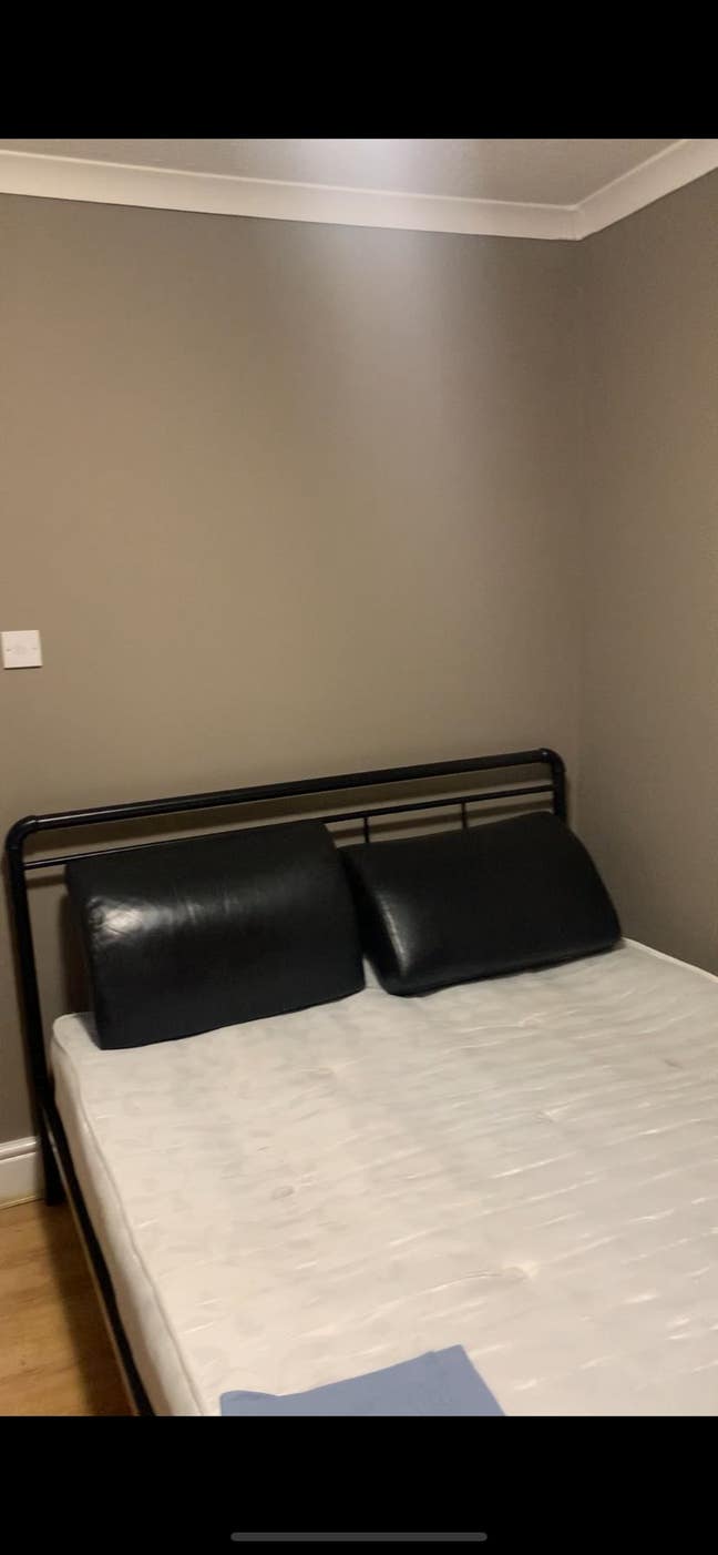 Excellent town centre location  Main Photo