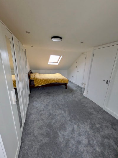     Double Ensuite + Office in Spacious House Main Photo