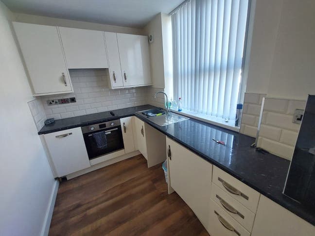 Kirkstall 1-Bed Flat – Great Value &pound;495 Main Photo