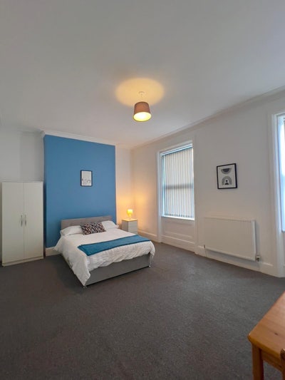 ***Amazing huge double room*** Main Photo