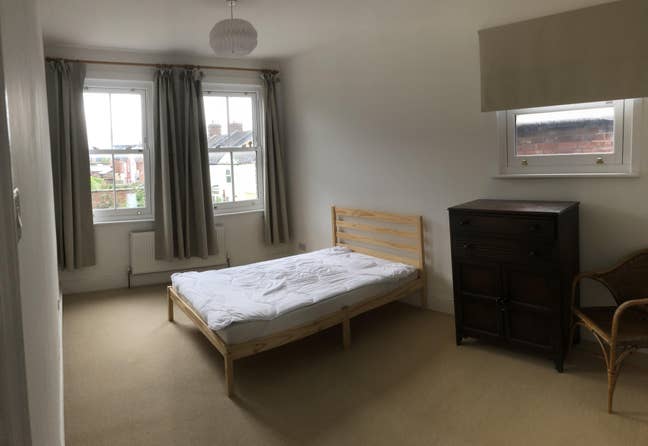 Lovely double room with garden views  Main Photo