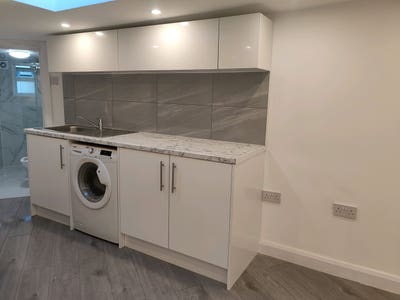Studio flat to let in barking  Main Photo