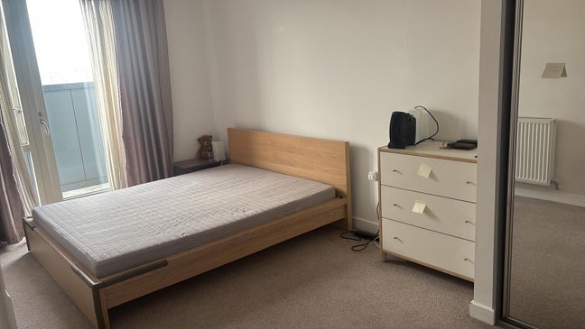 Ensuite Room with Balcony | E14 near Canary Wharf Main Photo