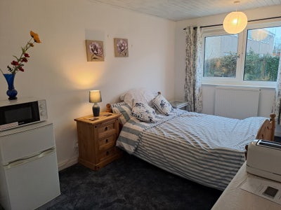 Double Room in Quiet Location Main Photo