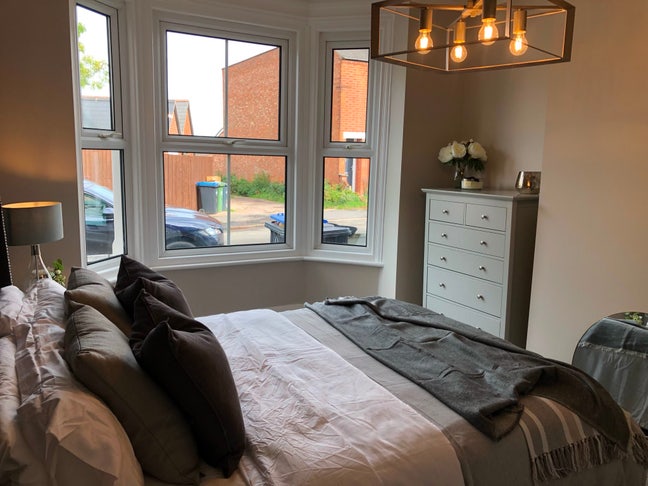 Double room in boutique luxury house share  Main Photo