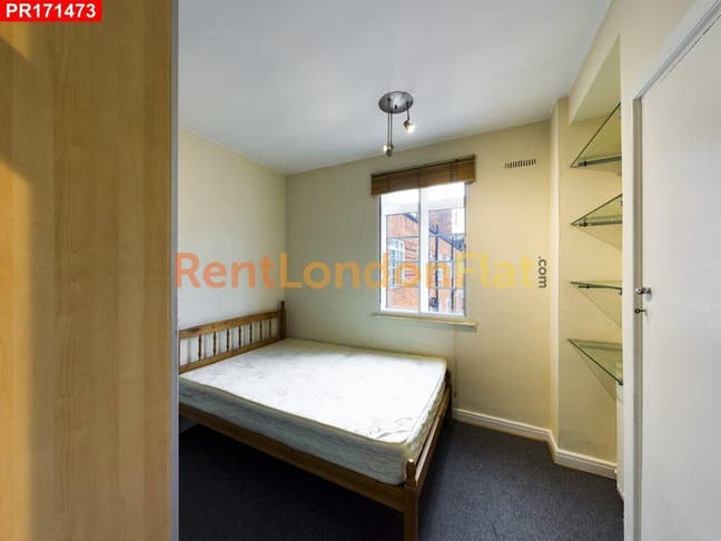 Room available in friendly girls flatshare!! Main Photo