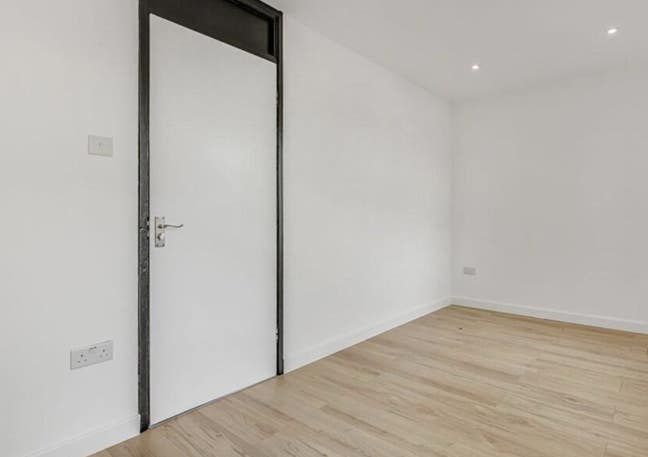 Double Room + Private Bathroom in Hackney Main Photo