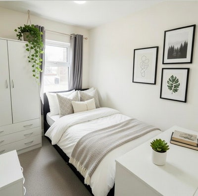 Rooms in Bury coming soon- Bills incl- Fast WiFi Main Photo