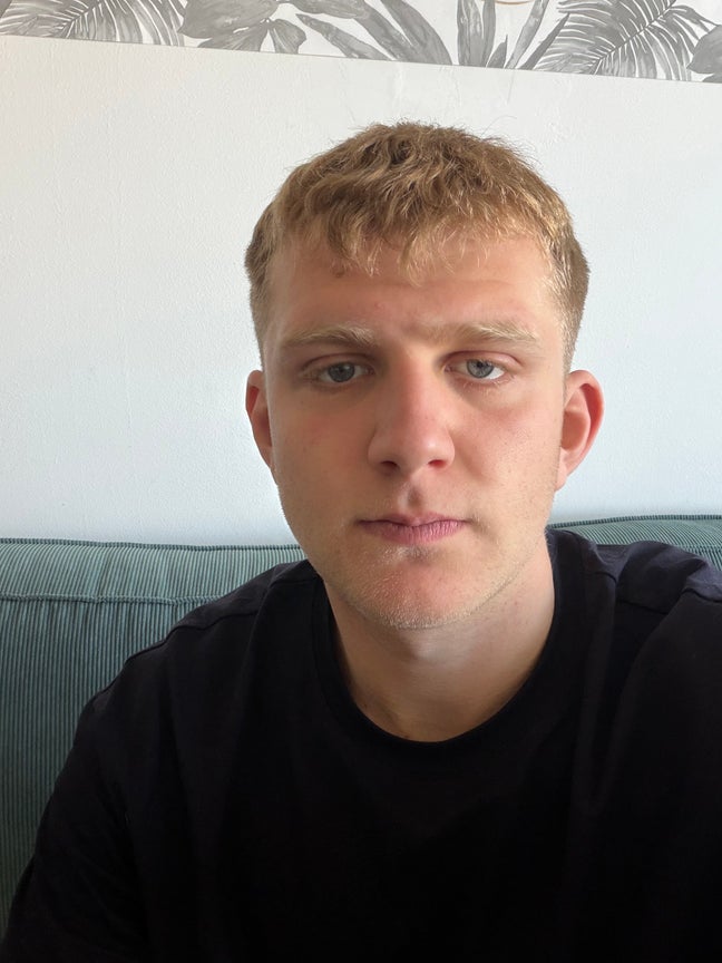 Studio/1 bed apartment wanted Main Photo