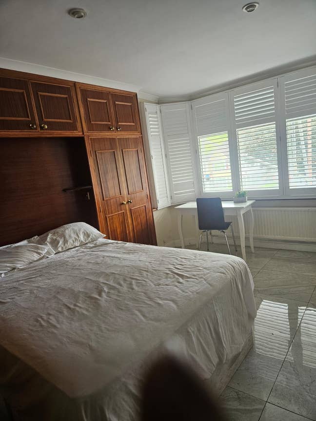 Furnished double room to let in Colindale  Main Photo