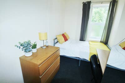 💎 Furnished Double room available to let Main Photo