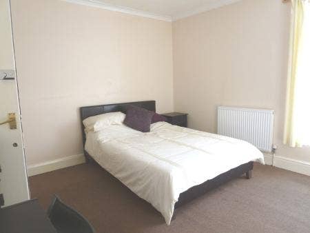 Stunning Double Room - Available to let  Main Photo