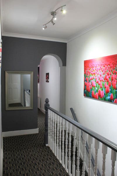 Cosy single room in a clean house Main Photo