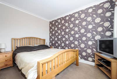 Comfortable Double Room in  Relaxed Cotswolds Home Main Photo