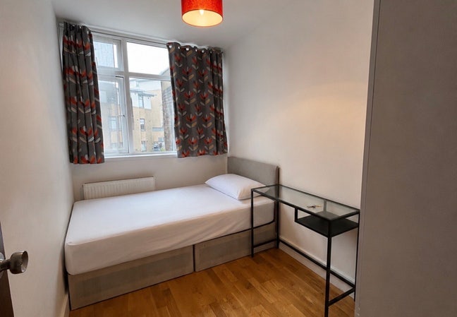 Double room to rent in ALDGATE/Whitechapel E1 Main Photo