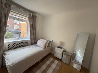 A room in the most beautiful street in Chelsea  Main Photo